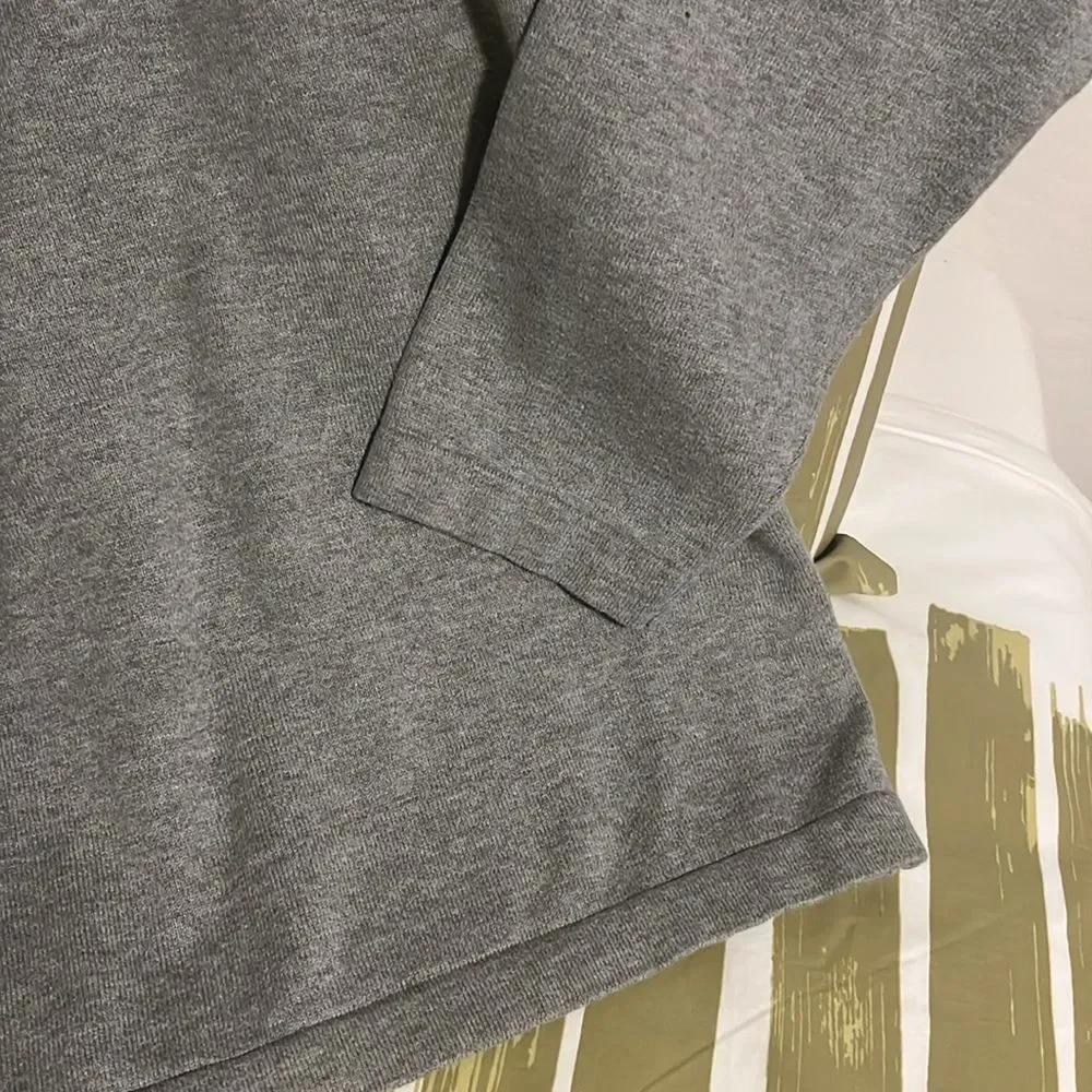 Banana Republic V Neck sweater Gray XL